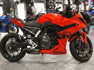 2026 Suzuki GSX-8R — front three-quarter view