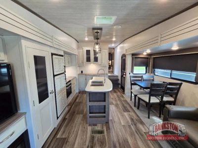 2021 Cougar 30RLS — photo 20 view