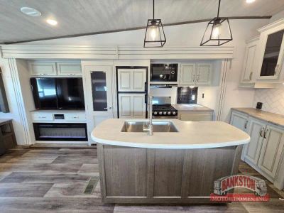 2021 Cougar 30RLS — photo 7 view