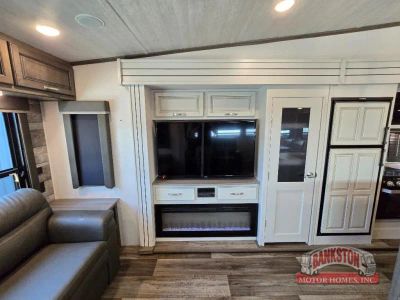 2021 Cougar 30RLS — photo 19 view