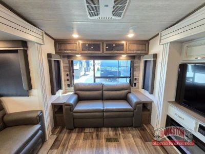 2021 Cougar 30RLS — photo 18 view