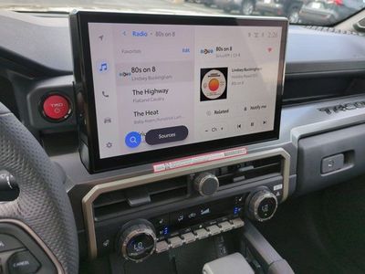 2026 Toyota Tacoma Hybrid — photo 13 view