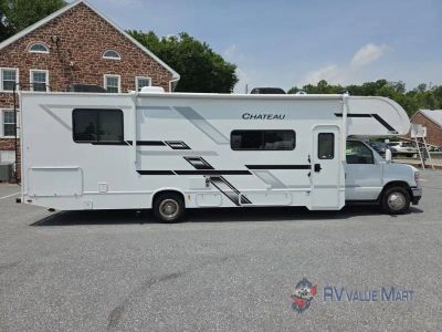 2026 Thor Motor Coach Chateau — photo 10 view