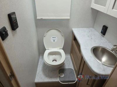 2026 Thor Motor Coach Chateau — photo 25 view