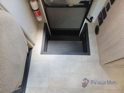 2026 Thor Motor Coach Chateau — photo 17 view