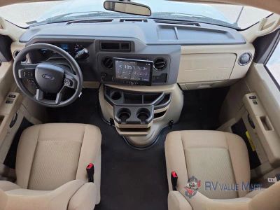 2026 Thor Motor Coach Chateau — photo 13 view