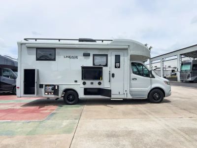 2027 Grand Design LINEAGE SERIES M — photo 26 view