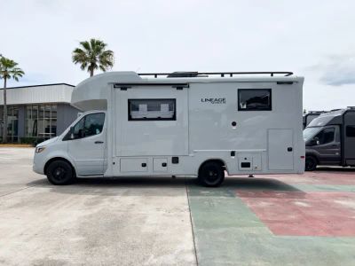 2027 Grand Design LINEAGE SERIES M — photo 23 view
