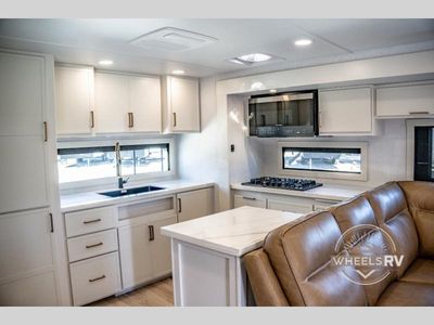 2026 Brinkley Model I - Photo 28