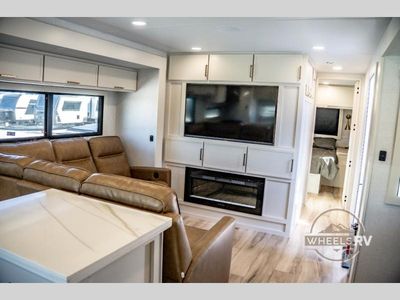 2026 Brinkley Model I - Photo 37