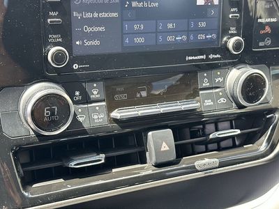 2022 Toyota Highlander - Photo 16