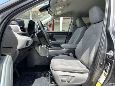 2022 Toyota Highlander - Photo 13
