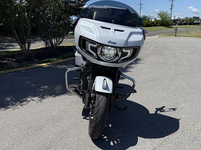 2025 Indian Motorcycle Challenger Limited 112 w/PowerBand Audio Ghost White Metallic with Black M - Photo 3