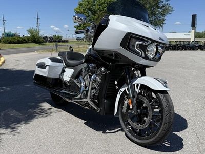 2025 Indian Motorcycle Challenger Limited 112 w/PowerBand Audio Ghost White Metallic with Black M - Photo 2