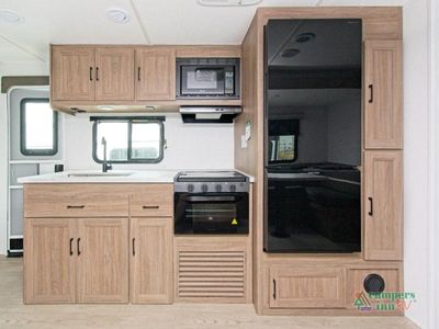2026 Coachmen RV Freedom Express Select - Photo 11