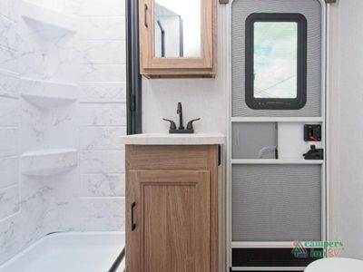 2026 Coachmen RV Freedom Express Select - Photo 30