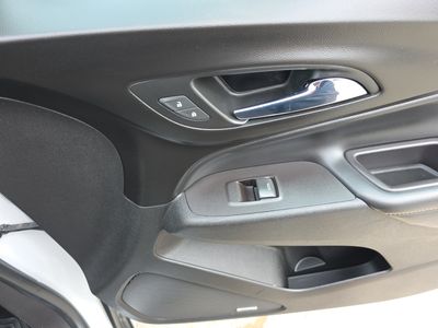 2018 Chevrolet Equinox — photo 21 view