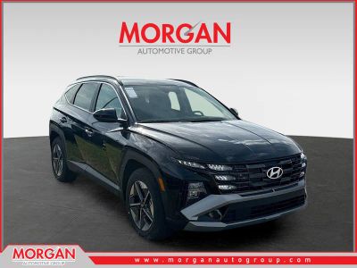 2026 Hyundai TUCSON SEL in Phantom Black — front three-quarter view