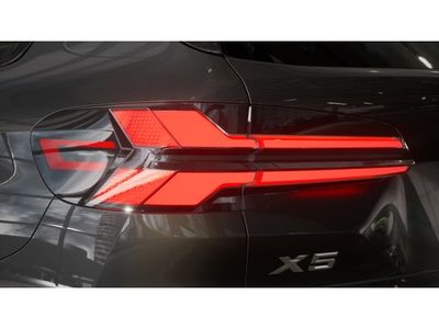 2026 BMW X5 — photo 8 view