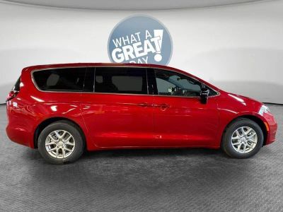 2026 Chrysler Pacifica — side profile view