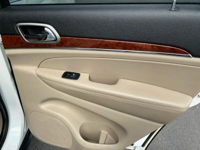 2012 Jeep Grand Cherokee - Photo 19