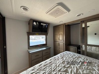 2025 Keystone Montana - Photo 20