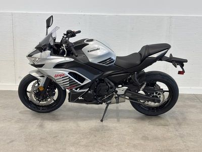2026 Kawasaki Ninja 650 - Photo 11