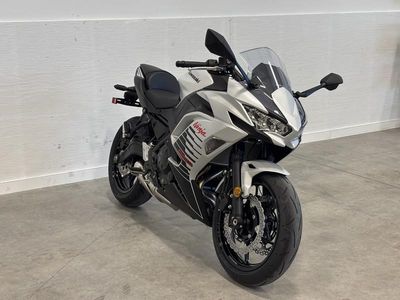 2026 Kawasaki Ninja 650 - Photo 2