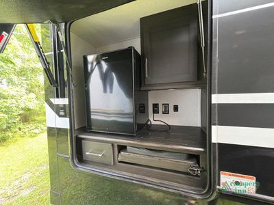 2025 Keystone RV Avalanche - Photo 8