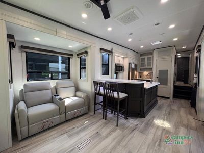 2025 Keystone RV Avalanche - Photo 17