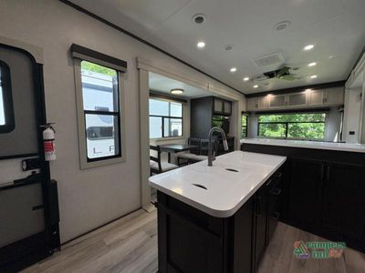 2025 Keystone RV Avalanche - Photo 14