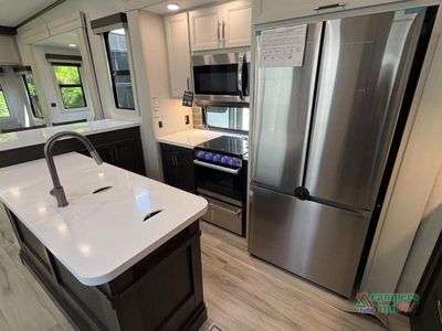 2025 Keystone RV Avalanche - Photo 19