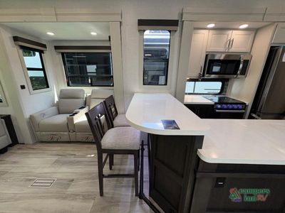 2025 Keystone RV Avalanche - Photo 18