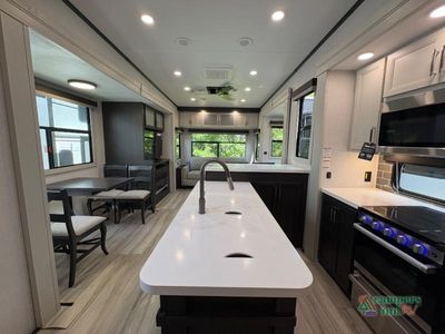2025 Keystone RV Avalanche - Photo 13