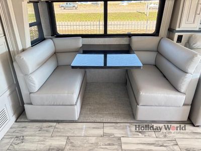 2026 Fleetwood Discovery LXE - Photo 13