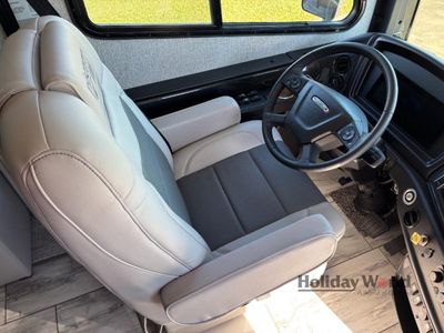 2026 Fleetwood Discovery LXE - Photo 8