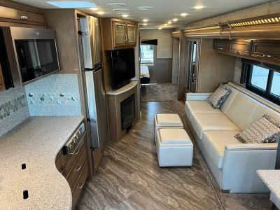 2020 Newmar BAY STAR — interior view