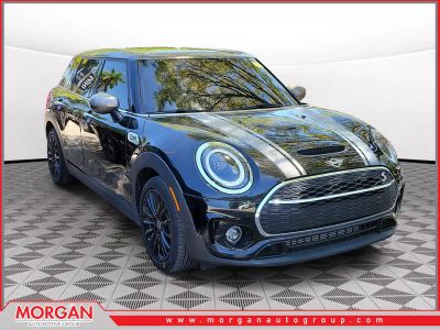 2023 MINI Clubman Cooper S Classic in Midnight Black — front three-quarter view