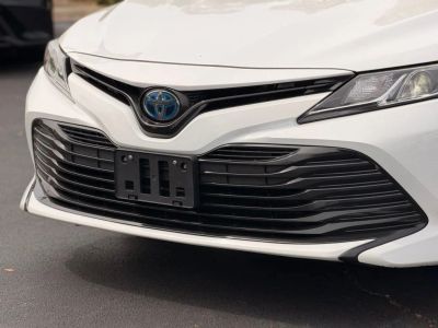 2020 Toyota Camry Hybrid - Photo 8