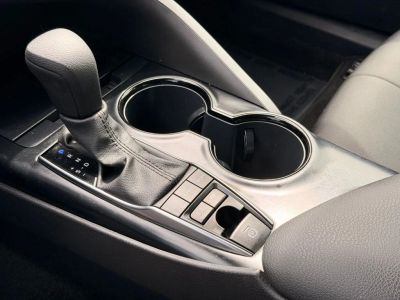 2020 Toyota Camry Hybrid - Photo 32