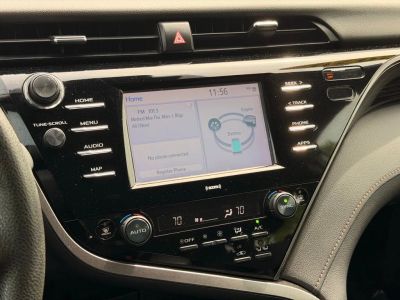 2020 Toyota Camry Hybrid - Photo 29