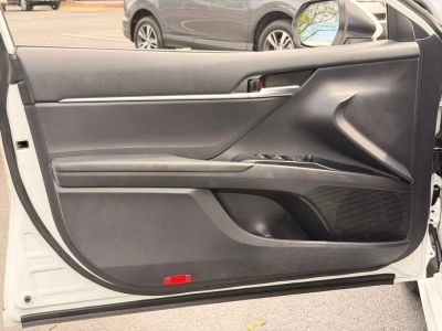 2020 Toyota Camry Hybrid - Photo 24