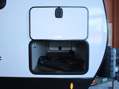 2026 Venture RV SportTrek - Photo 8