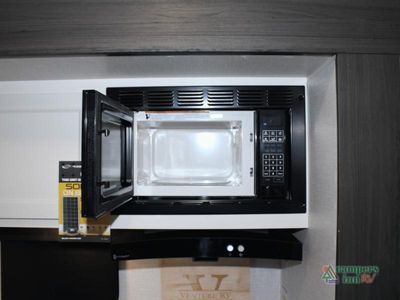 2026 Venture RV SportTrek - Photo 33