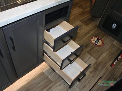 2026 Venture RV SportTrek - Photo 39