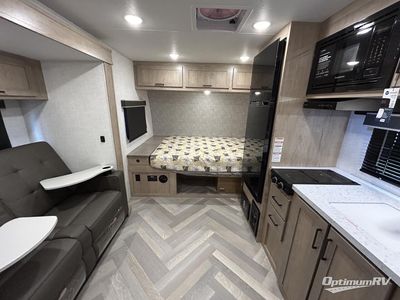 2025 Ember RV E-Series - Photo 5