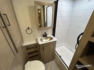 2025 Ember RV E-Series - Photo 10