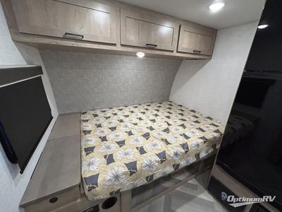 2025 Ember RV E-Series - Photo 8