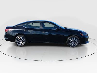 2024 Nissan Altima - Photo 8
