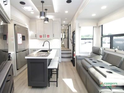 2026 Grand Design Momentum M-Class - Photo 7